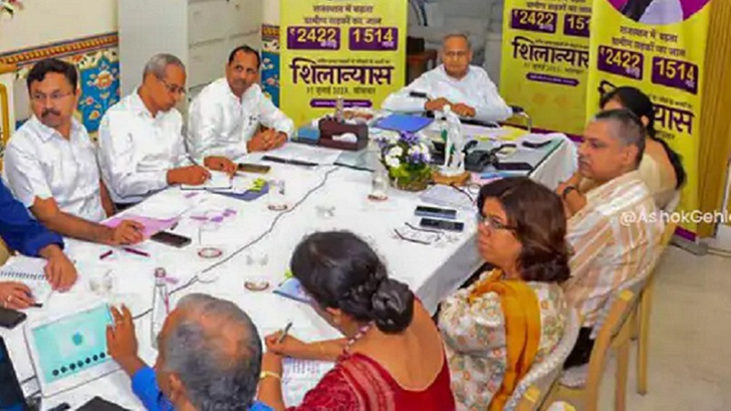 सीएम गहलोत का ऐलानः गांव-कस्बों में भी मिलेगा इंदिरा रसोई का खाना