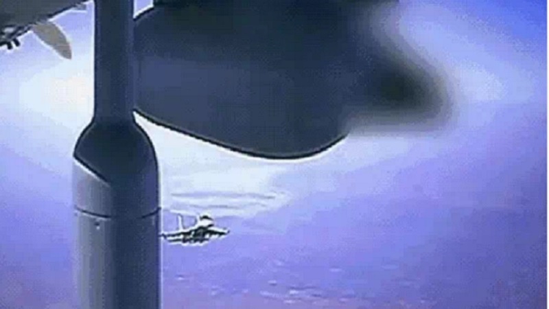 रूसी लड़ाकू विमान ने अमेरिकी ड्रोन पर दागे फ्लेयर्स 