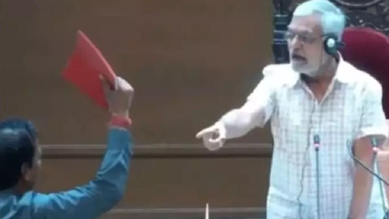 क्या है ‘लाल डायरी’ में... जिस पर मचा राजस्थान में कोहराम