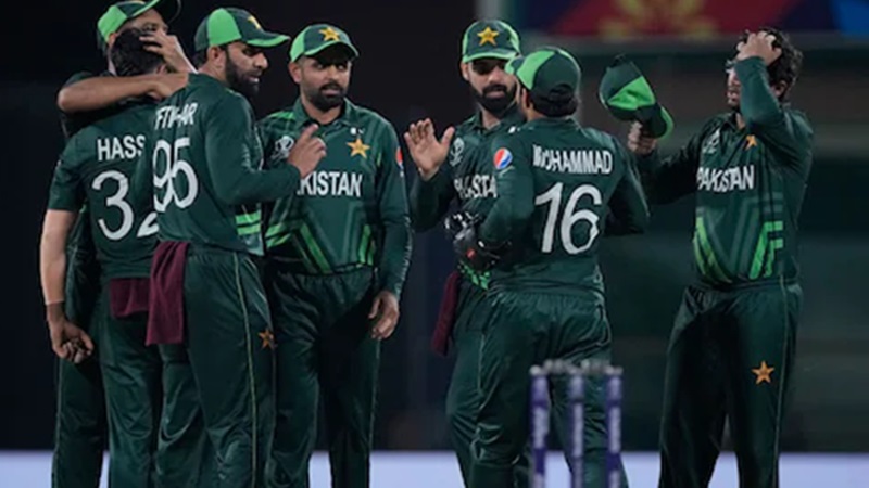 ‘8 किलो मटन खा रहे हो...फिटनेस कहां है...!’ बाबर की सेना की हार पर भड़का पाकिस्तानी दिग्गज