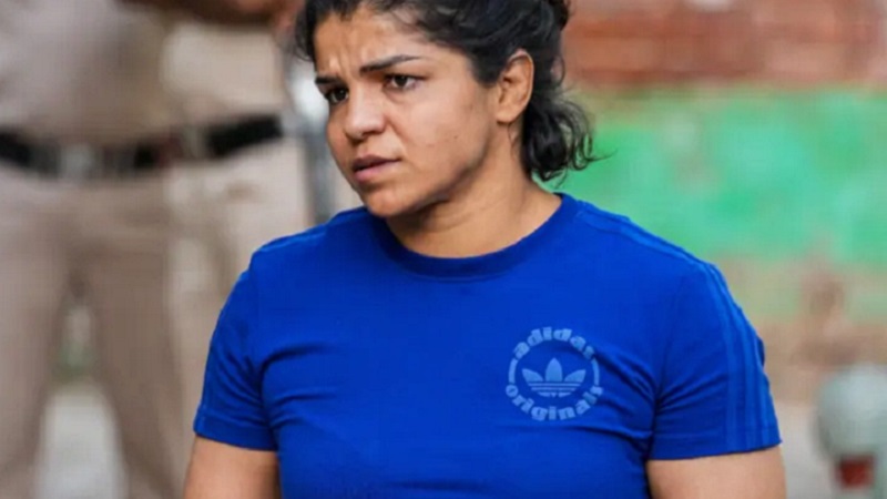 नौकरी पर लौटे हैं, मैदान नहीं छोड़ा...! पहलवान साक्षी मलिक ने दिया जवाब