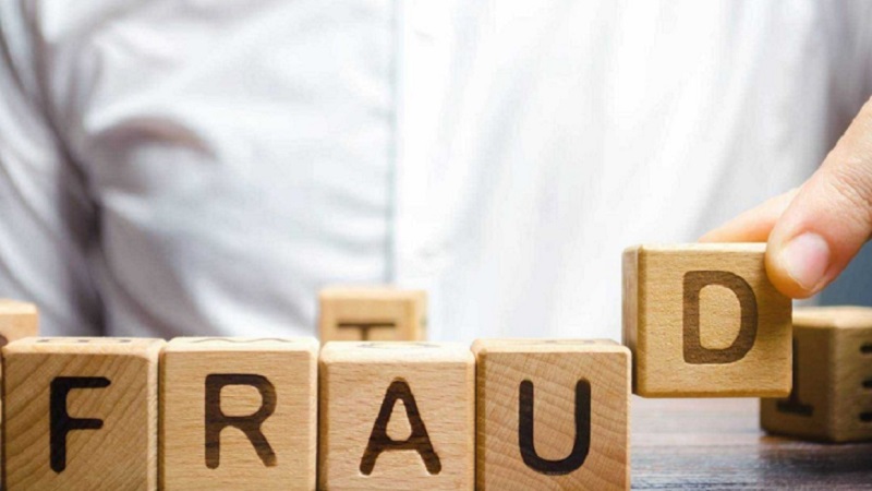 गरीब मजदूरों से लाखों की ठगी...! 400 लोगों को दिखाया घर का सपना