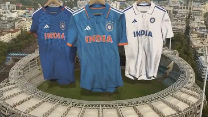 वर्ल्ड कप से पहले लाॅन्च हुई टीम इंडिया की नई जर्सी, देखें पहली झलक... 
