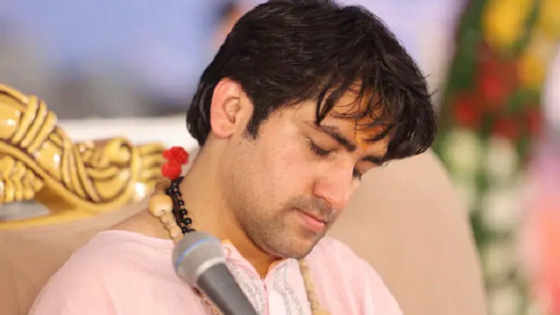 ग्रेटर नोएडा में पंडित धीरेंद्र शास्त्री की कथा में मची भगदड़...बेहोश होकर गिरे लोग, कइयों को लगा करंट