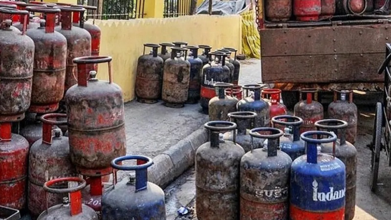 LPG Cylinder Price : कैसे मिलेगा 500 रुपए में गैस सिलेण्डर ! रजिस्ट्रेशन की प्रक्रिया 24 अप्रेल से