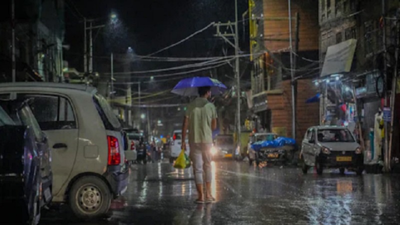 पहाड़ों पर आज झमाझम बरसेंगे बादल: कुछ राज्यों में अगले 3 दिन भारी बारिश 