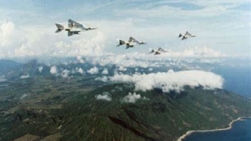 China-Taiwan : त्साई के अमेरिका दौरे से चढ़ा चीन का पारा... ताइवान के पास उड़ाए 42 फाइटर जेट, चौतरफा घेरकर शुरू किया सैन्य अभ्यास