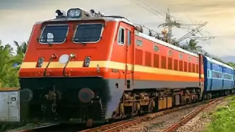 रेलवे की नई सुविधा, 7 ट्रेनों का अलग-अलग स्टेशनों पर ठहराव शुरू