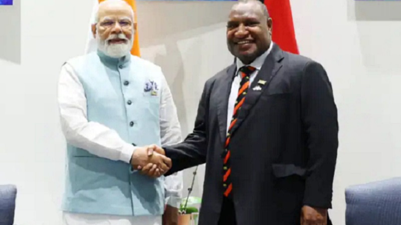 पापुआ न्यू गिनी के दौरे पर पीएम मोदी, चीन पर कसेंगे नकेल