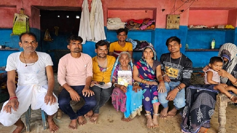 मोदी मेरा लाल...! बुजुर्ग महिला पीएम मोदी को देगी 25 बीघा जमीन