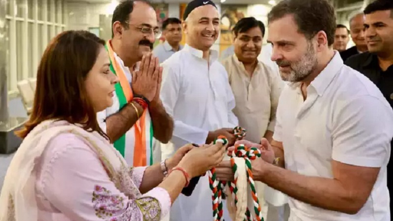 कौन है यह महिला नेता, जिन्होंने जयपुर में किया राहुल का स्वागत !