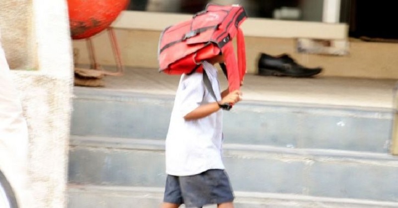 कर्नाटकः चौथी क्लास के छात्र को टीचर ने फावड़े से मारा, पहली मंजिल से फेंका, मौत