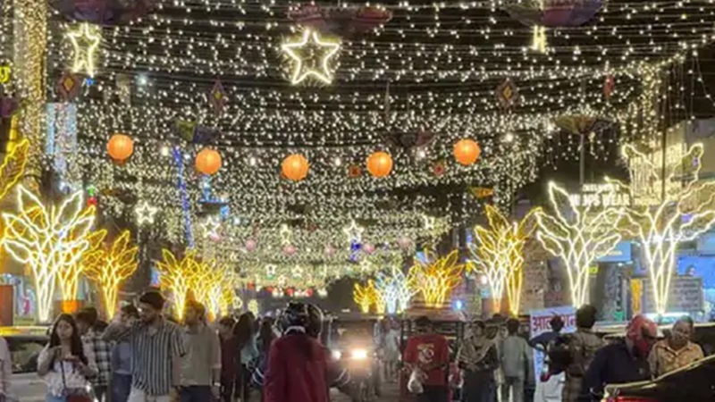 दीपावली पर जगमगाया जयपुर...राम मंदिर भी बनाया: समुद्र मंथन की झांकी बनी आकर्षण का केंद्र, हवामहल बना सेल्फी पॉइंट