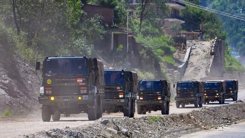 लद्दाख में हादसा: खाई में गिरी भारतीय सेना की गाड़ी, 9 जवानों की मौत, 1 घायल