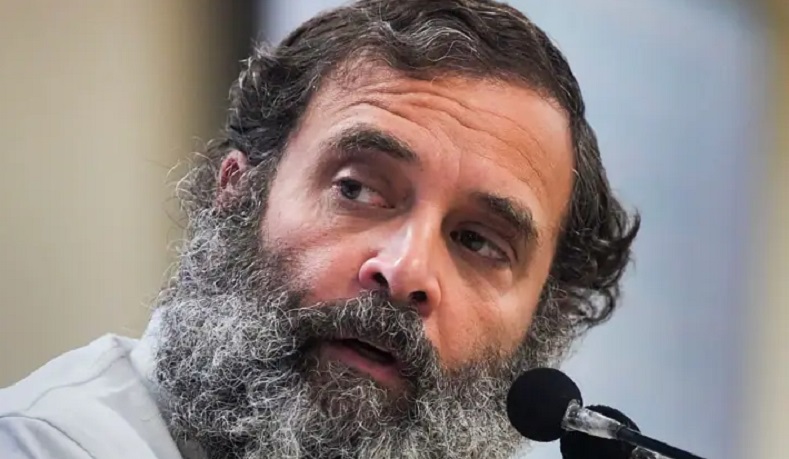 राहुल गांधी ने दिए संकेत तो वरुण गांधी ने खड़ा किया सस्पेंस, यूपी में बढ़ी हलचल