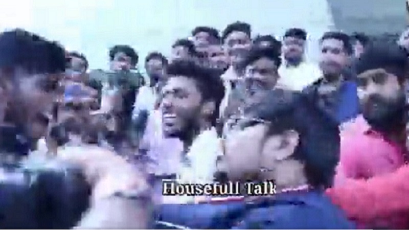 ‘आदिपुरुष’ की आचोलना करने पर पिटाई... दर्शक को प्रभास के फैन्स ने धुना