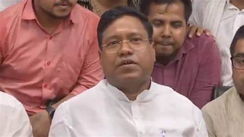 नीतीश को जोर का झटका: पीएम मोदी घेरने चले थे, अपना ही कुनबा बिखरने लगा