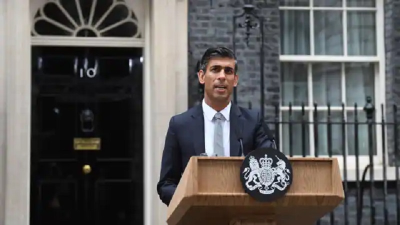 ब्रिटिश पीएम बनते ही एक्शन... ऋषि सुनक ने बर्खास्त किये कई मंत्री