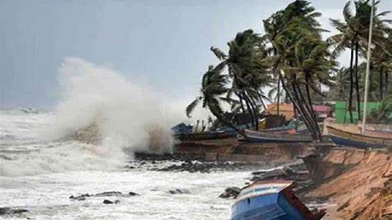 ‘बिपरजॉय’ बना बेहद खतरनाक: इन राज्यों में भारी बारिश का अलर्ट