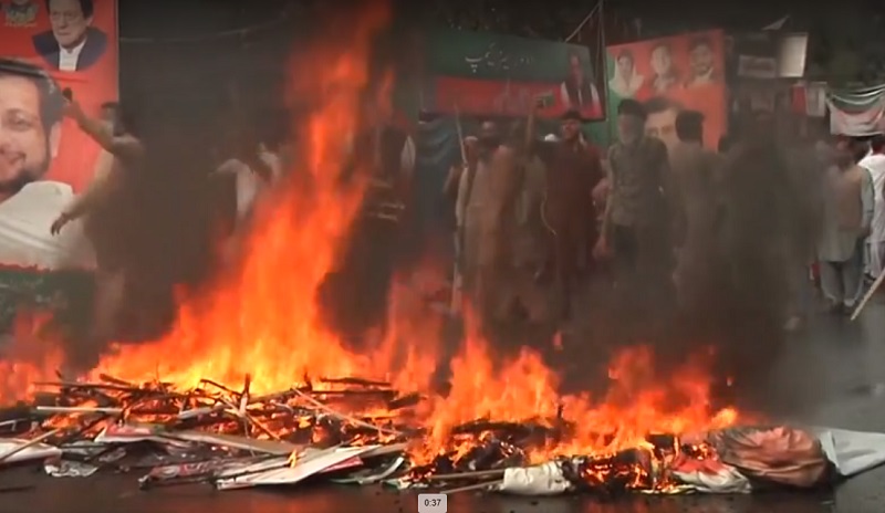 इमरान खान के घर के पास भारी गोलाबारीः पाकिस्तान के पूर्व पीएम ने जारी किया वीडियो 