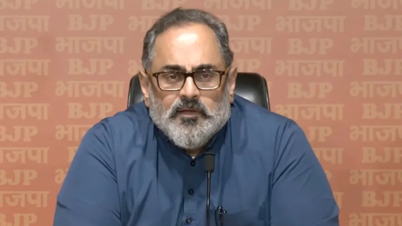 एप्पल के मैसेज पर रार: पीयूष गोयल के फोन पर भी आया नोटिफिकेशन, कंपनी को देना होगा जवाब