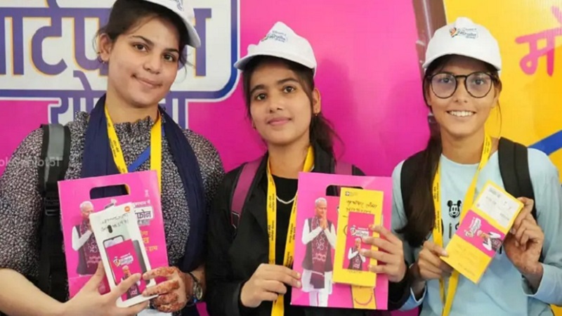 ‘दुनिया में कहीं नहीं ऐसी स्कीम...’ फ्री स्मार्टफोन योजना पर सीएम अशोक गहलोत का दावा