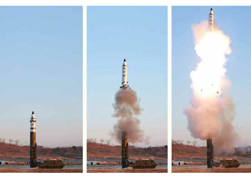 उत्तर कोरिया ने जापान के ऊपर दागी मिसाइलें, कई ट्रेनें रोकी गई, चेतावनी जारी