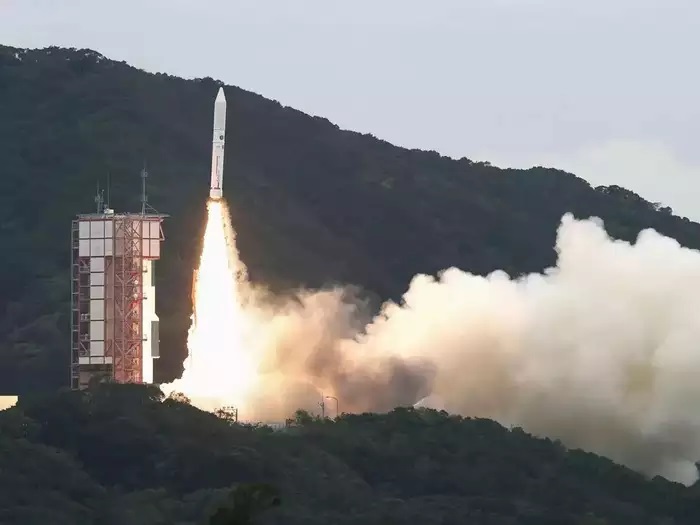 जापान ने आठ सैटेलाइट ले जा रहे अपने ही राॅकेट के उड़ाए परखच्चे