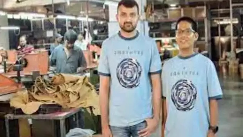 पुराने जूतों को नया बनाकर गरीब बच्चों को कर देते हैं दान... इन दोस्तों का आइडिया है सुपरहिट