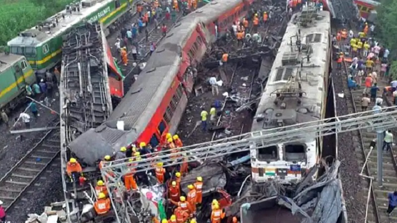 सुलगता सवाल...! कोरोमंडल एक्सप्रेस को जाना था सीधा, फिर क्यों गई लूप लाइन पर