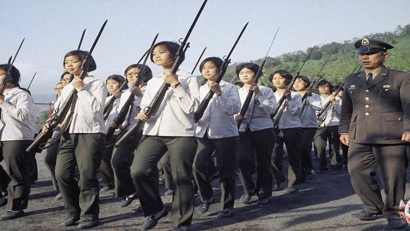 China-Taiwan Relations : चीन से युद्ध की आशंका को देखते हुए ताइवान दे रहा महिलाओं को मिलिट्री ट्रेनिंग