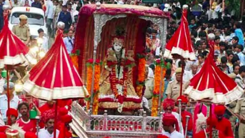 सीएम गहलोत का तोहफा, जयपुर में तीज मेले पर आधे दिन की होगी छुट्टी