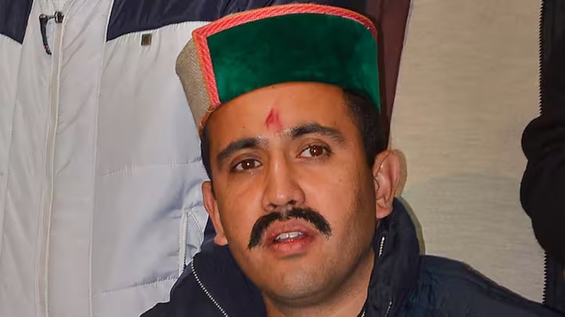 सुबह दिया इस्तीफा, शाम को पलटा फैसला: हिमाचल में कैसे मान गए विक्रमादित्य सिंह!