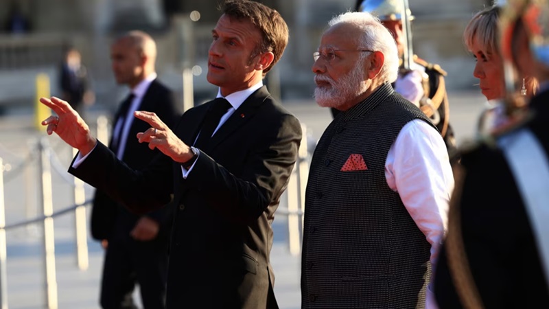 राफेल जेट, पनडुब्बी... भारत के साथ से फ्रांस गाड़ रहा झंडे, रूस को झटके पर झटका