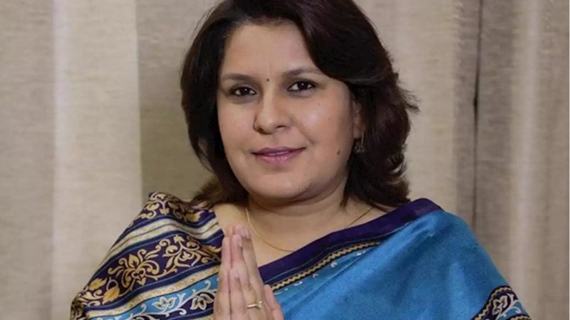 भारी पड़ा ‘क्वीन’ से पंगा! हर ओर से घिरीं सुप्रिया श्रीनेत, भद्दे पोस्ट को लेकर एक्शन की तैयारी