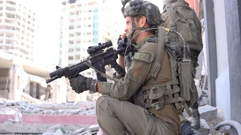 अल-शिफा अस्पताल में घुसी इजरायली सेना, हमास को सरेंडर करने की चेतावनी, चारों तरफ सड़ रही हैं लाशें