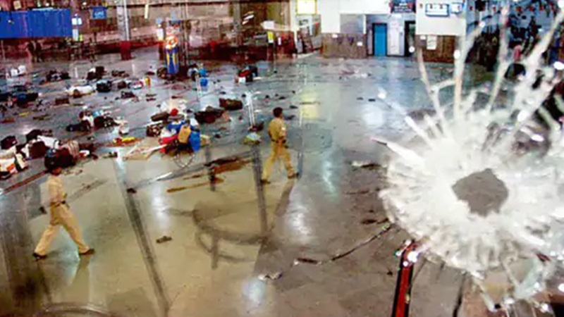 मुंबई हमले के आतंकी साजिद मीर को जहर दिया: पाकिस्तान में वेंटिलेटर पर रखा गया