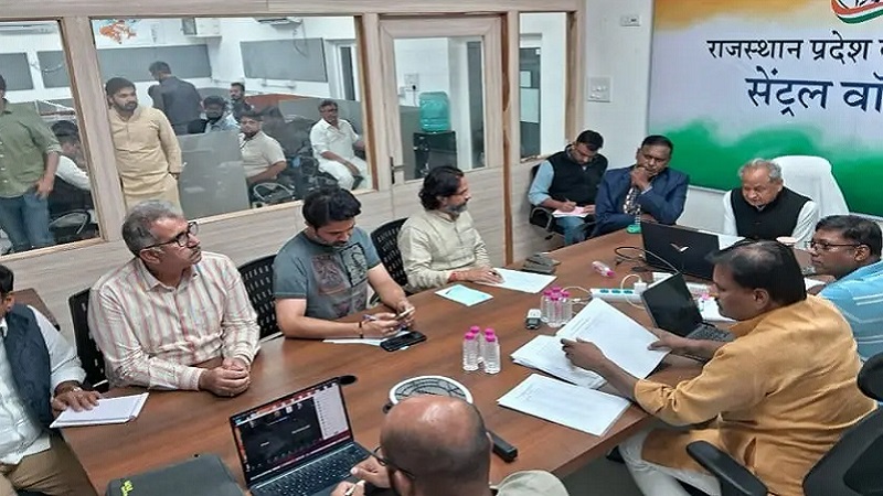 प्रत्याशियों को गहलोत की दो टूक, ‘कोई समस्या हो तो बताएं, पर मुझे रिजल्ट चाहिए’