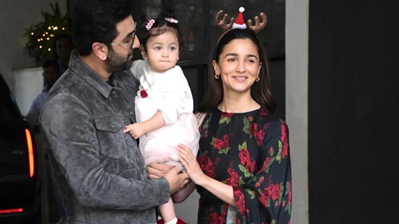 आलिया-रणबीर का क्रिसमस गिफ्ट, पैपराजी को दिखाया राहा कपूर का चेहरा