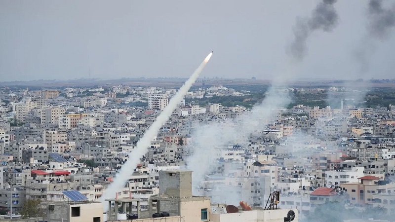 मुस्लिम भाइयों को भूल इजराइल के सपोर्ट में आया पाकिस्तान...! धड़ल्ले से कर रहा हथियारों की सप्लाई