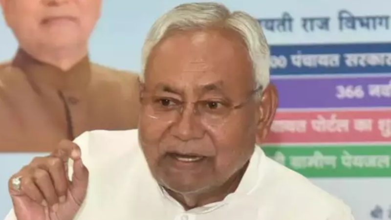 ‘राजनीति में कोई स्थायी दुश्मन नहीं’, एनडीए के और करीब हुए नीतीश !