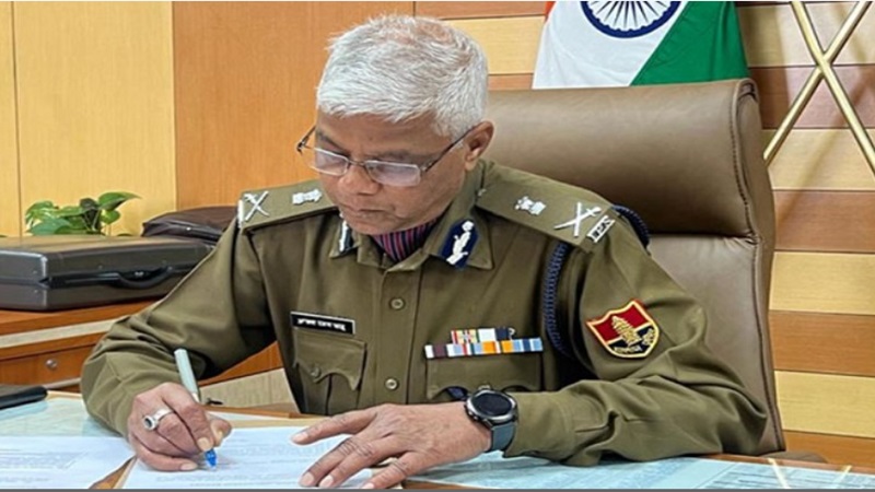 डीजीपी रहे उमेश मिश्रा ने 5 मिनट में वीआरएस मांगा: सीएम ने कहा- अन्य को मौका मिले, दिल्ली से आए फोन से बदला सबकुछ