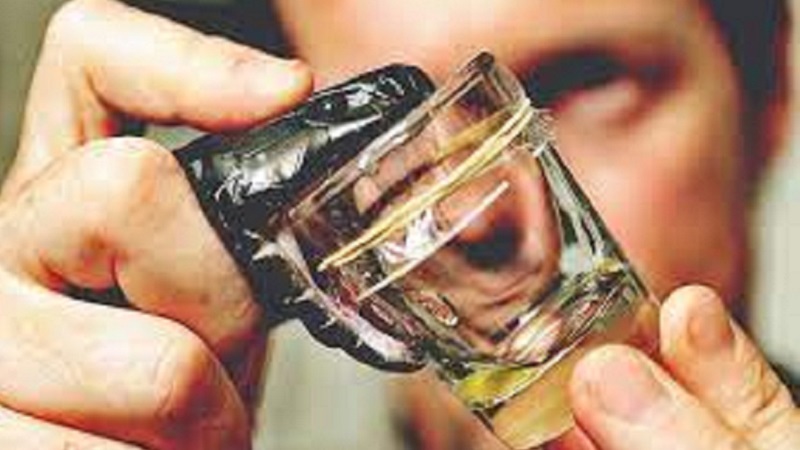 किंग कोबरा, रैट स्नेक, करैत वेनम... जहरीले नशे के बाजार में नई नहीं है यह सनक