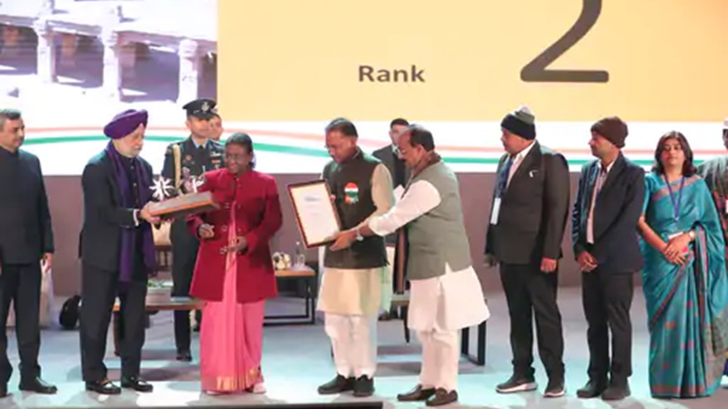 इंदौर-सूरत देश के सबसे स्वच्छ शहर: राज्यों में महाराष्ट्र नंबर वन