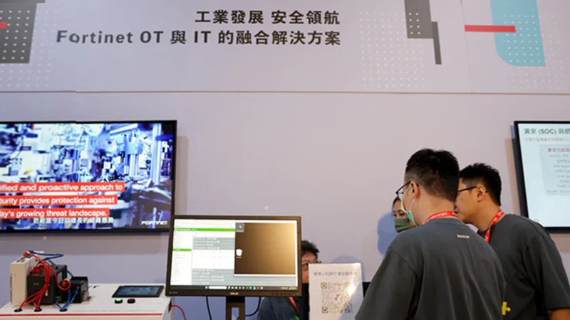 लाखों लोग ऑफलाइन, बैंक बंद, सेमीकंडक्टर इंडस्ट्री ठप: ताइवान में चीन से निपटने की तैयारी..?