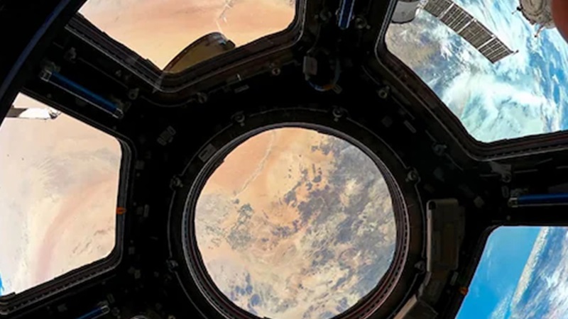 ब्रह्मांड में हम काफी छोटे..! एस्ट्रोनॉट ने खींची अंतरिक्ष से धरती की तस्वीर, शेयर कर कहा-अद्भुत है नजारा