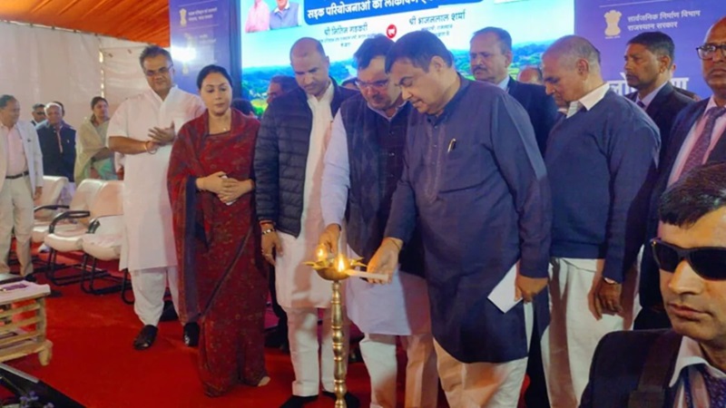 दिल्ली-जयपुर के बीच चलेगी इलेक्ट्रिक बस, गडकरी बोले - दो घंटे में पूरा होगा सफर, किराया 30 फीसदी कम 
