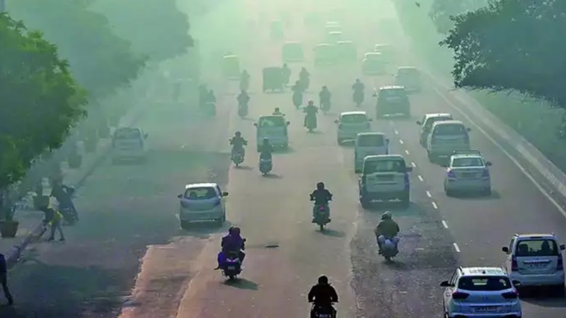 दिल्ली-नोएडा में तीन दिनों तक प्रदूषण का रेड अलर्ट! आखिर कब मिलेगी जहरीली हवा से राहत, मिल गया जवाब