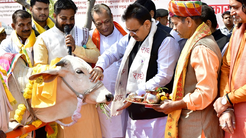 एनिमल लवर्स के लिए गुड नहीं ग्रेट न्यूज: राजस्थान में घर बैठे मिलेगा जानवरों को इलाज