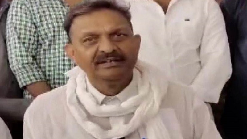 गैंगस्टर मुख्तार के सांसद भाई अफजल अंसारी को मिली 4 साल की सजा,सांसदी से भी धोना पड़ा हाथ 